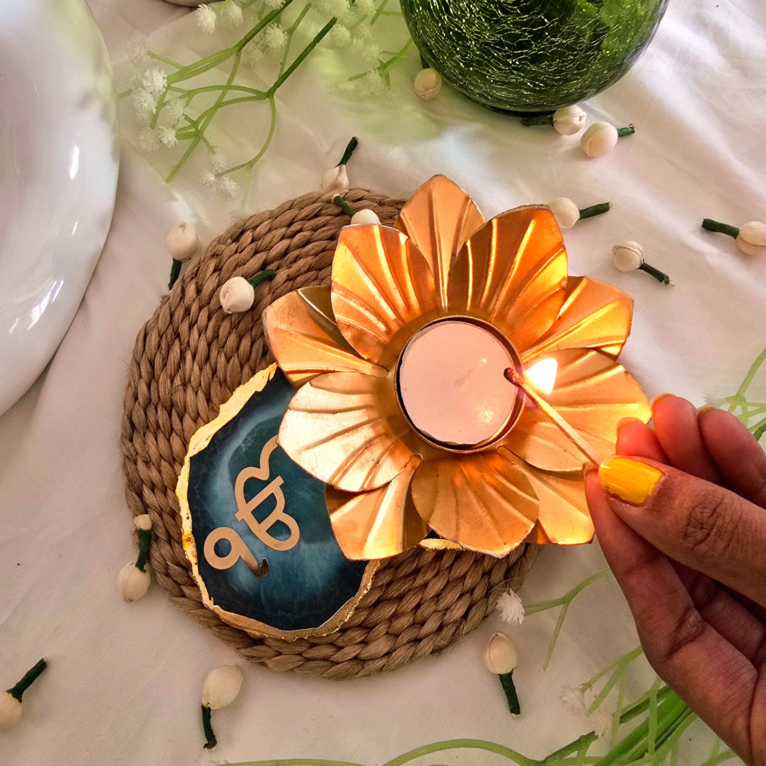 Agate Ik Onkar Flower Shape Tealight Holder- Turquoise