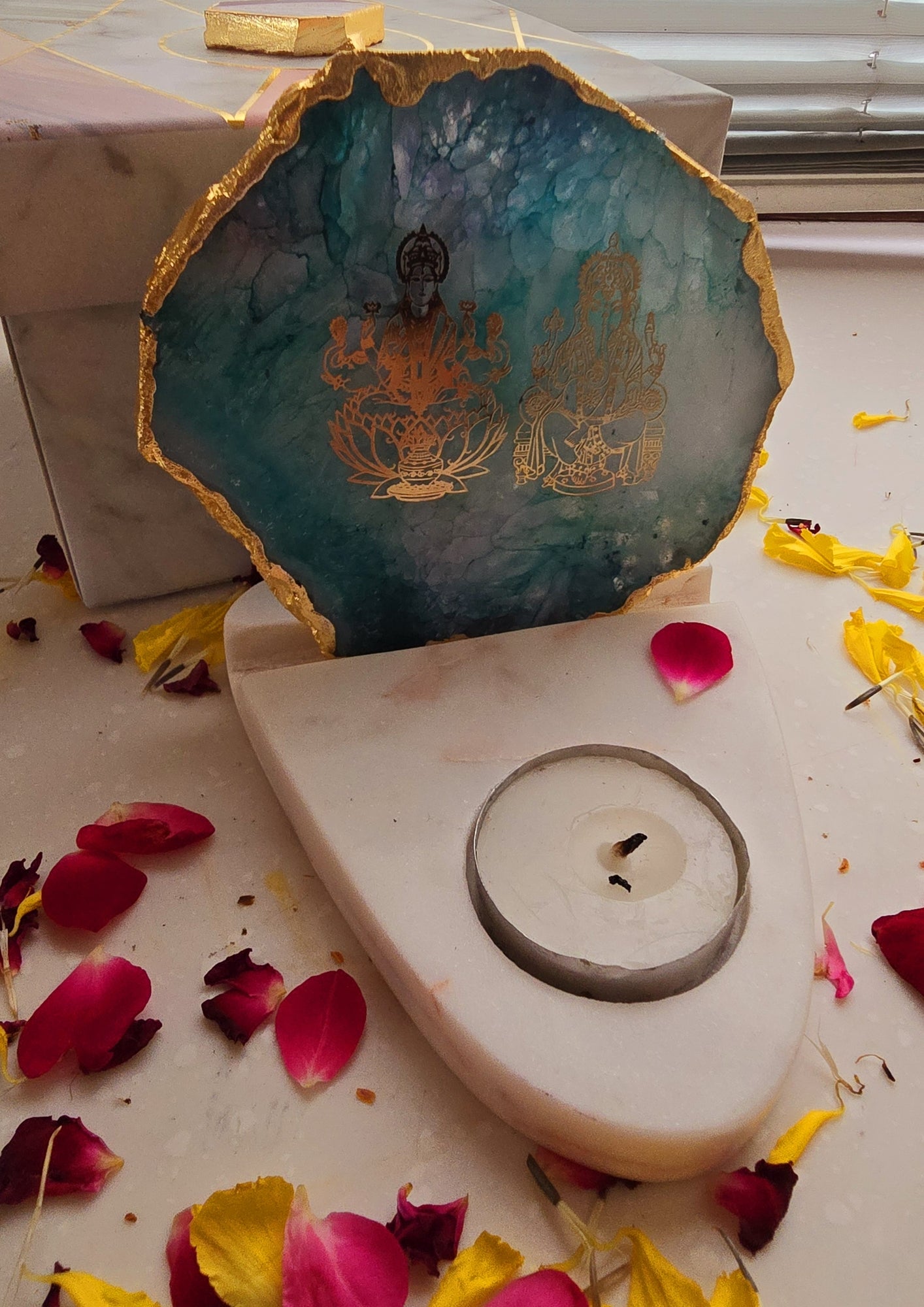 Laxmi Ganesha Agate with Marble Base Front Side Tealight-Green