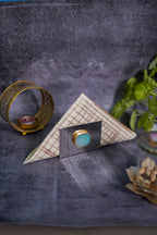 Metal Tissue Holder with Agate