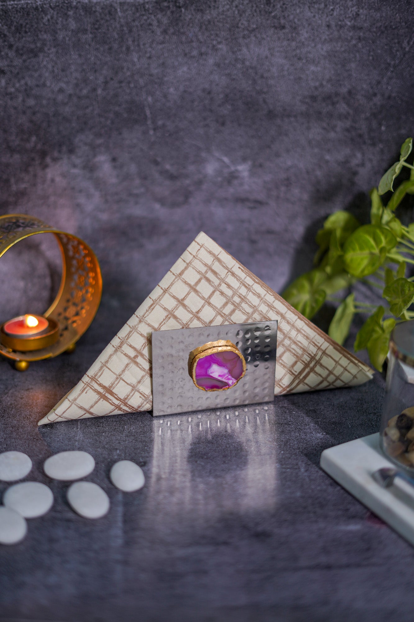 Metal Tissue Holder with Agate