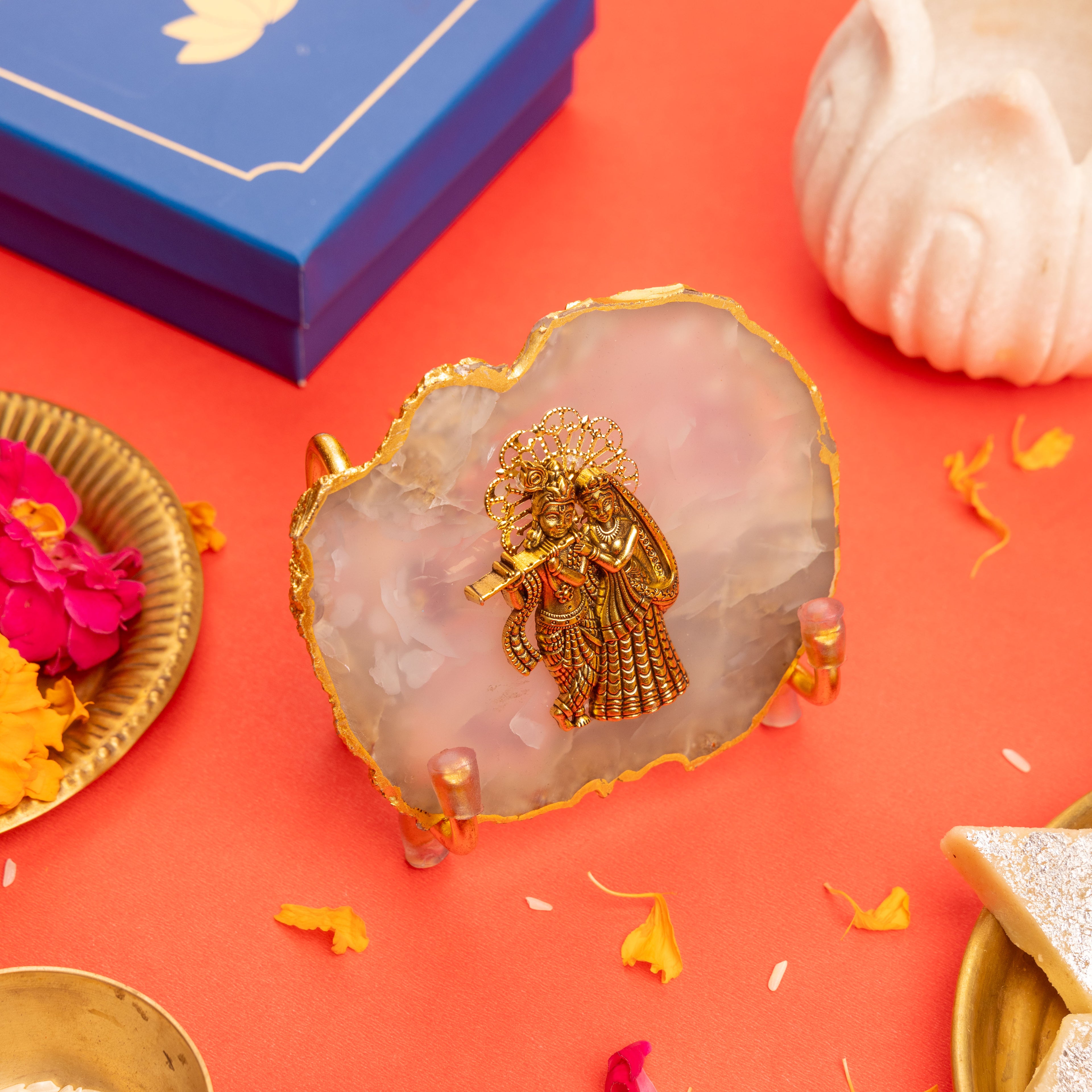 Agate Radhakrishna Showpiece Gold Platting Egdes With Metal Stand - Natural