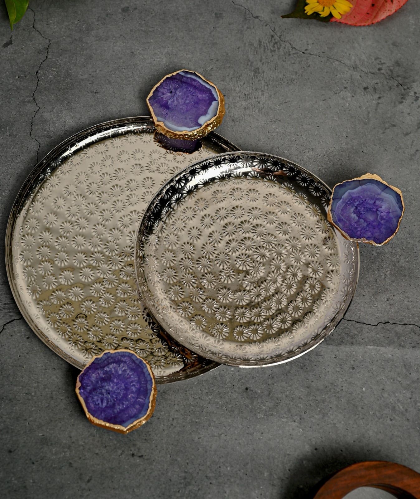 Round Aluminum Tray with Pink Agate