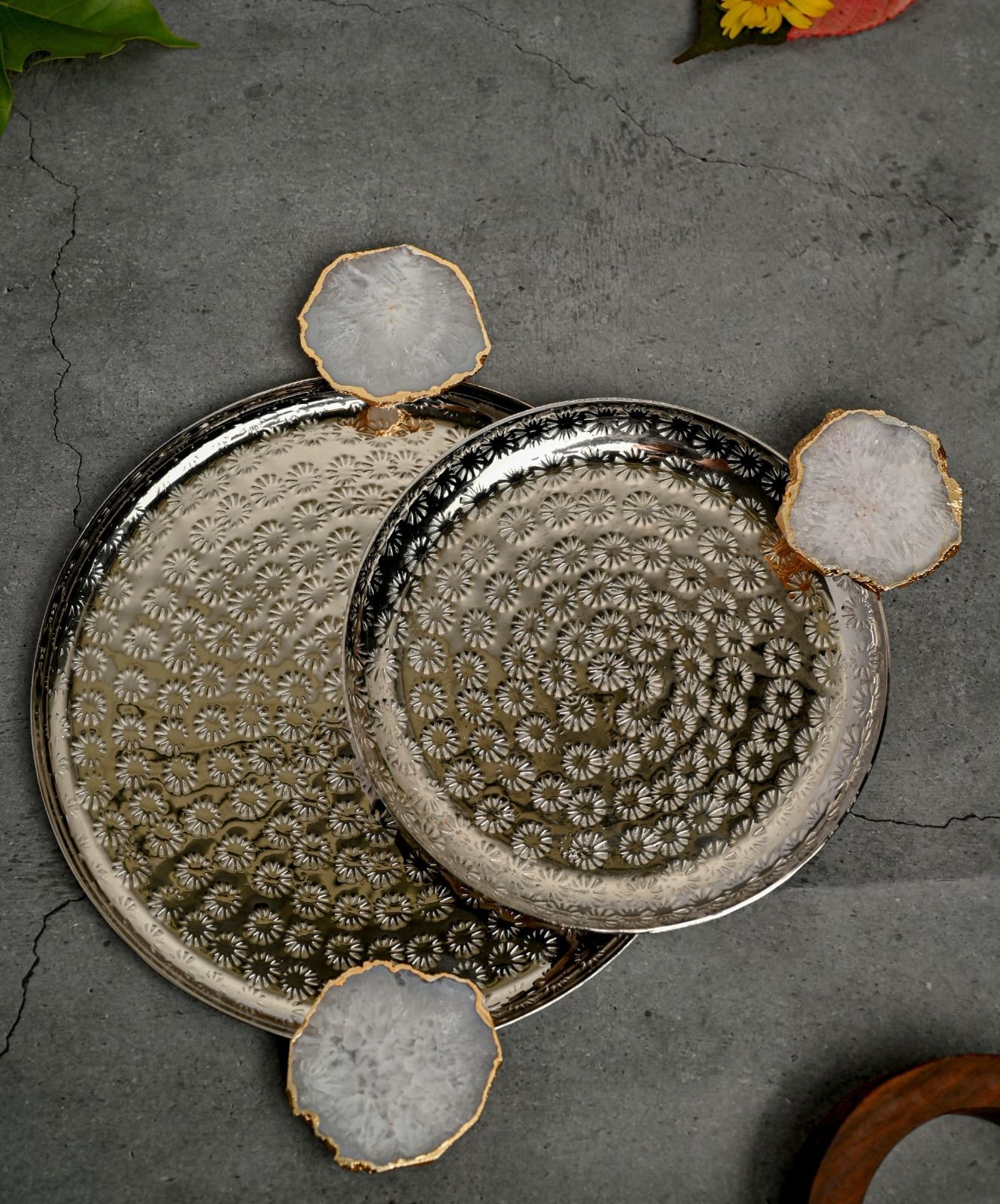 Round Aluminum Tray with Pink Agate