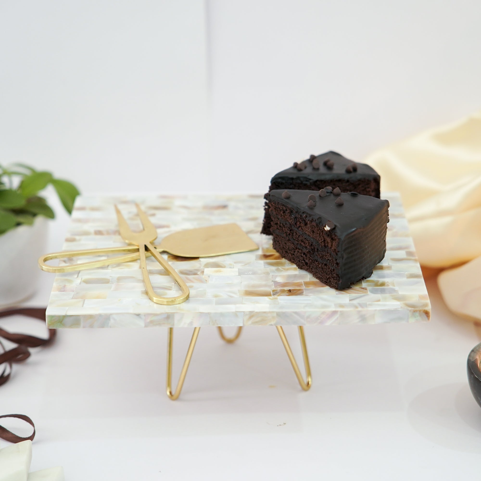 Mother of Pearl Rectanguler Cake Stand with Metal Base 10 x 8-Inch