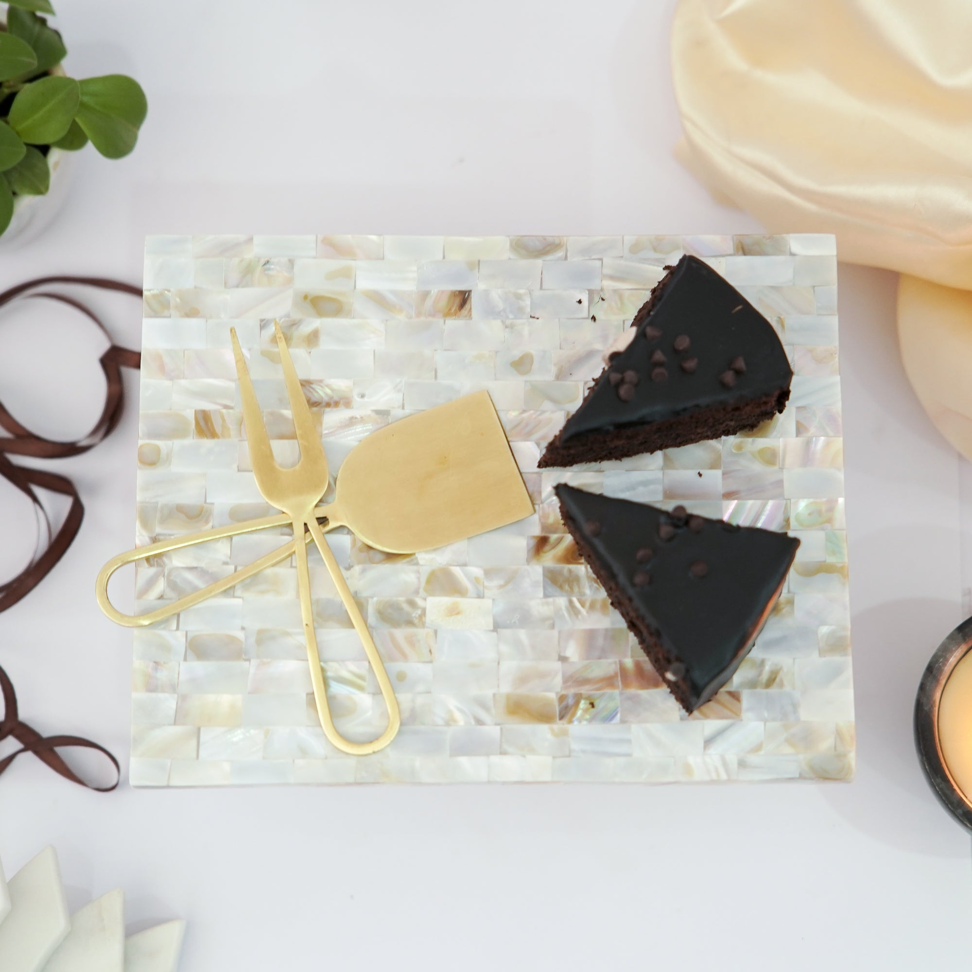 Mother of Pearl Rectanguler Cake Stand with Metal Base 10 x 8-Inch