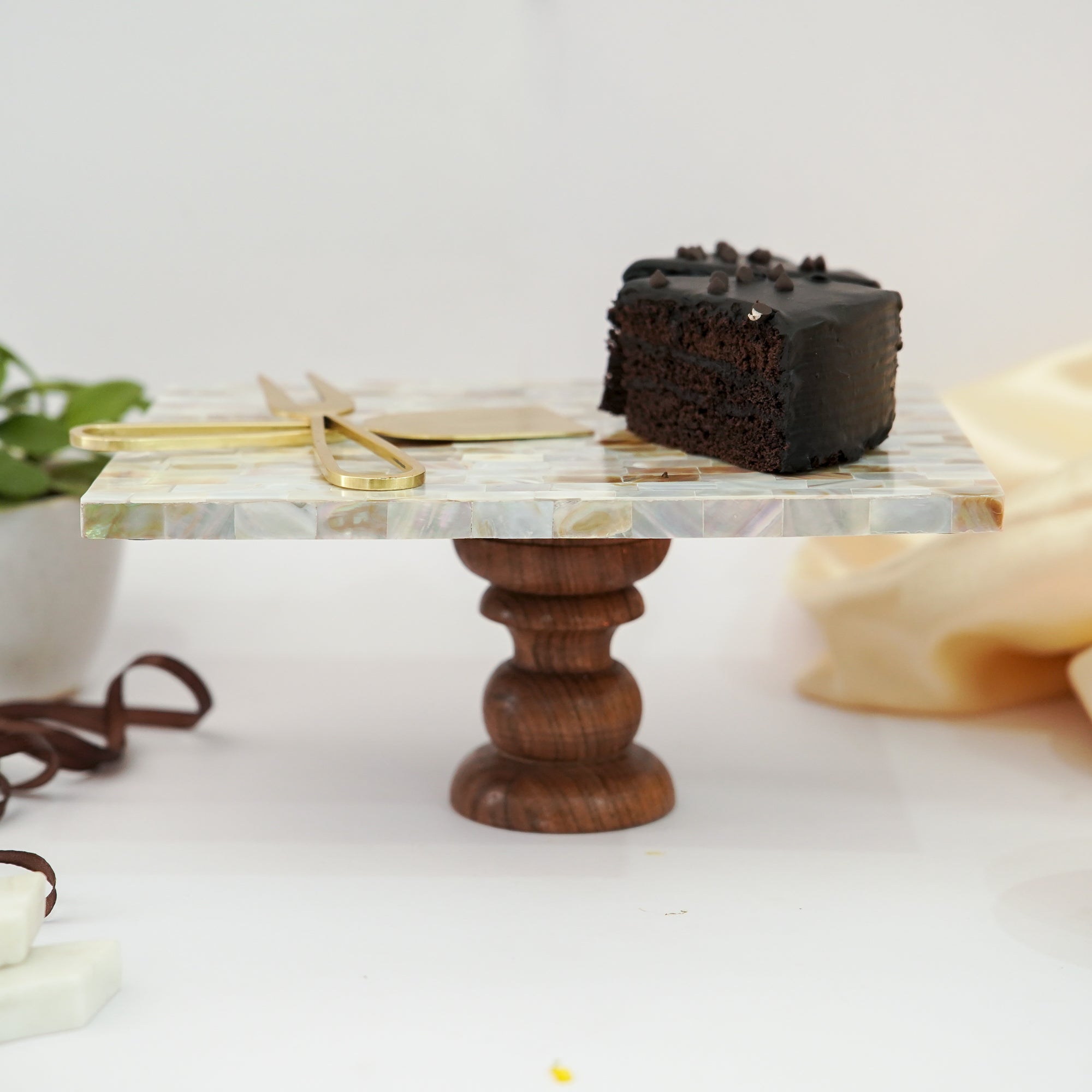 Mother of Pearl Rectanguler Cake Stand with Wooden Base 10 x 8-Inch