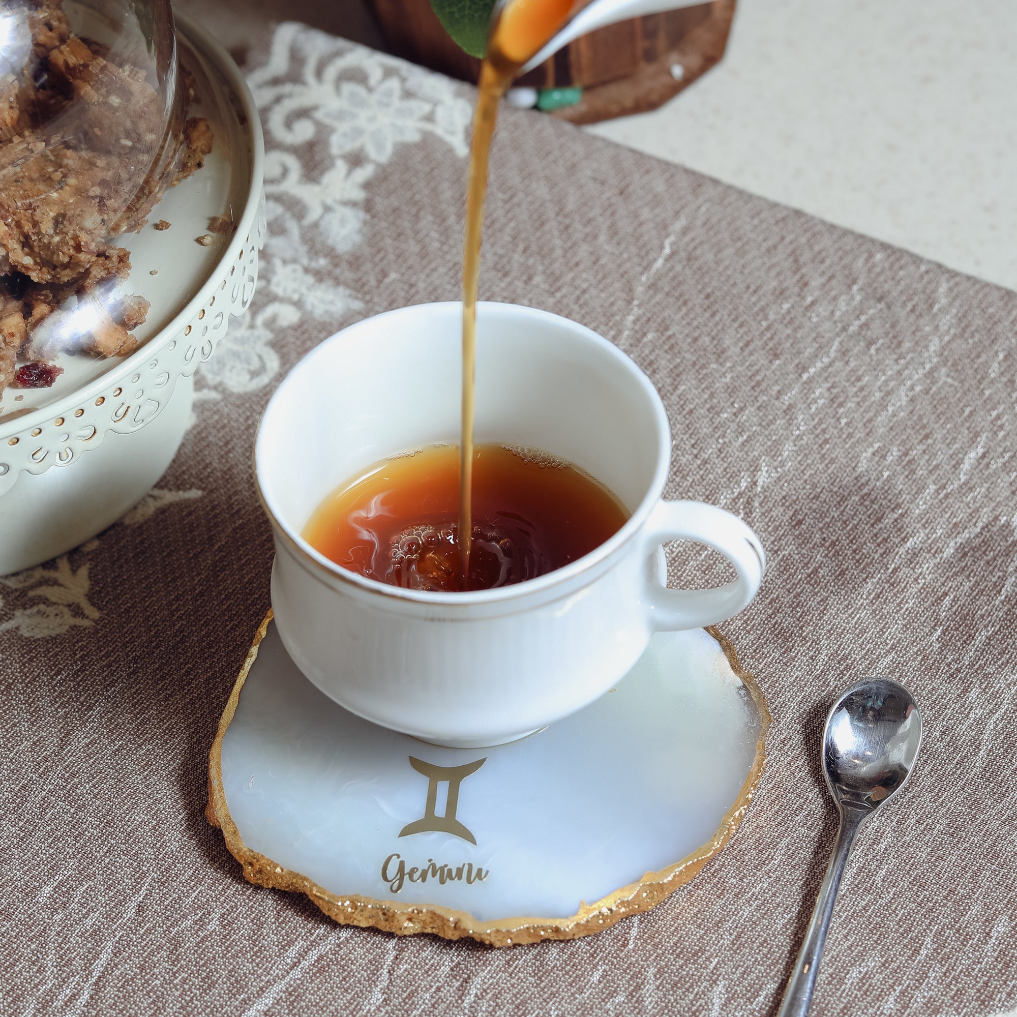 Agate Zodiac Coaster Gemini-Natural White