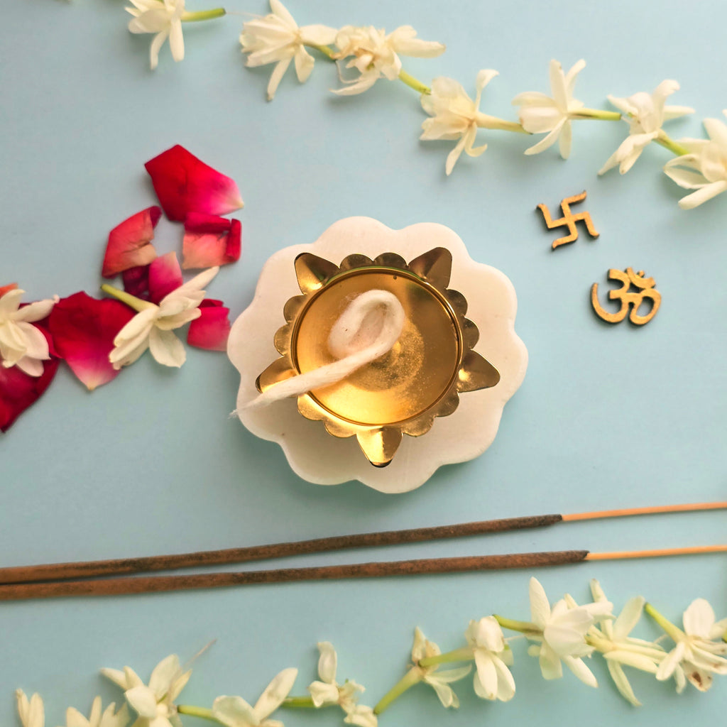 Marble Floral Shape Diya