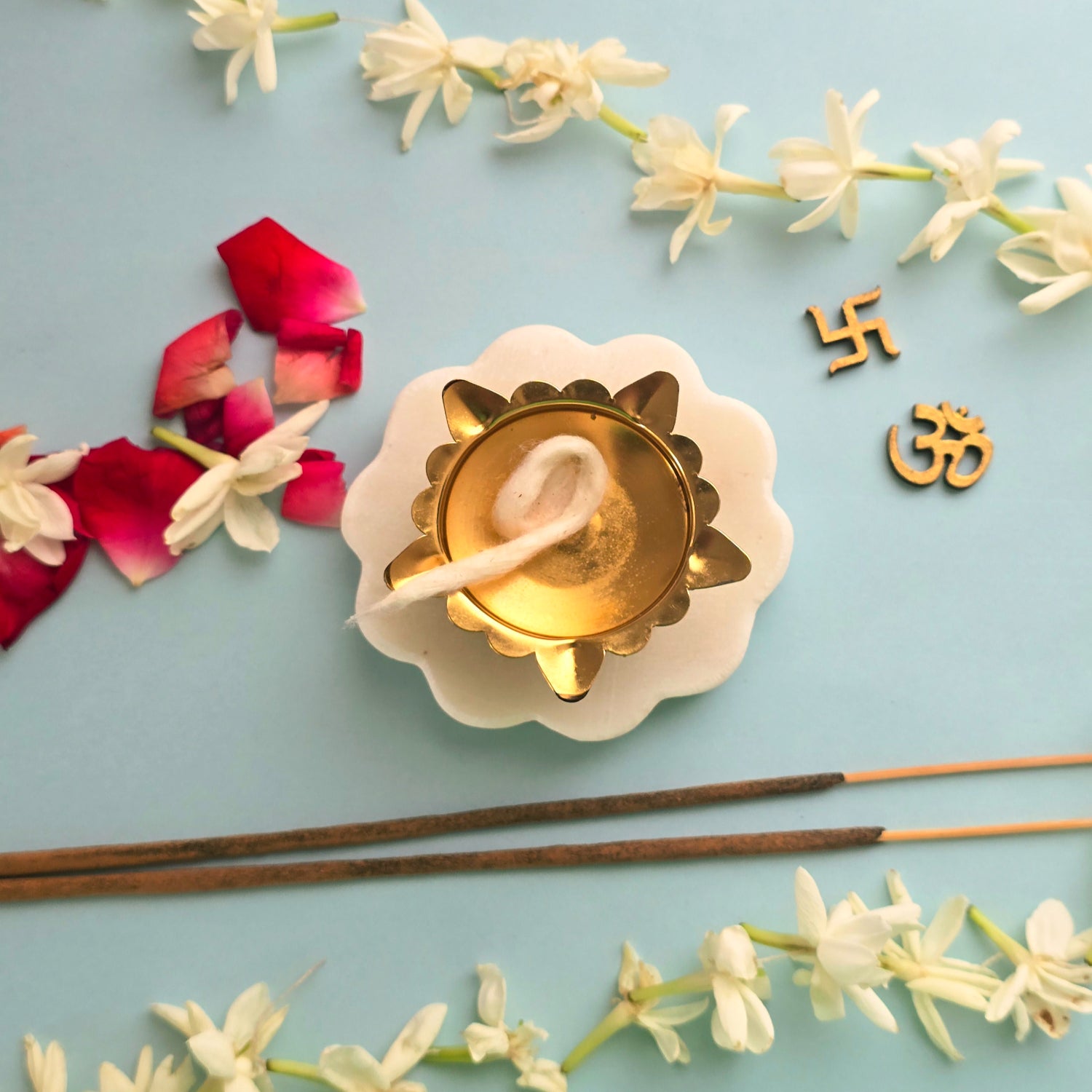 Marble Floral Shape Diya