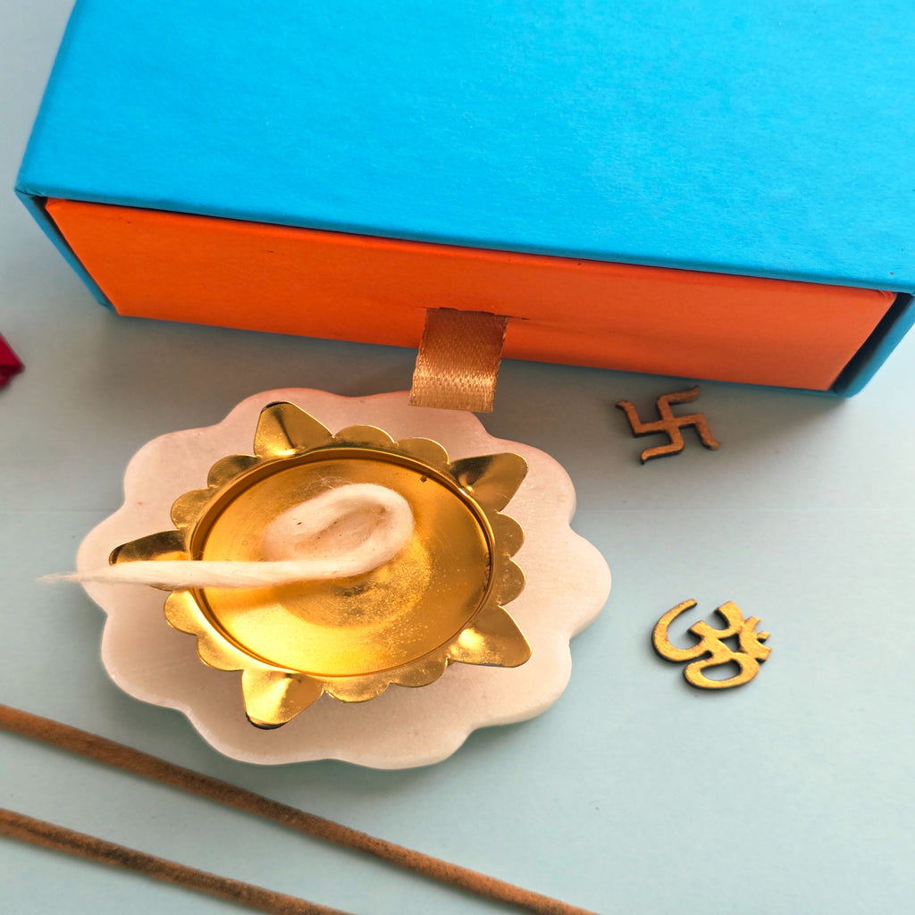 Marble Floral Shape Diya