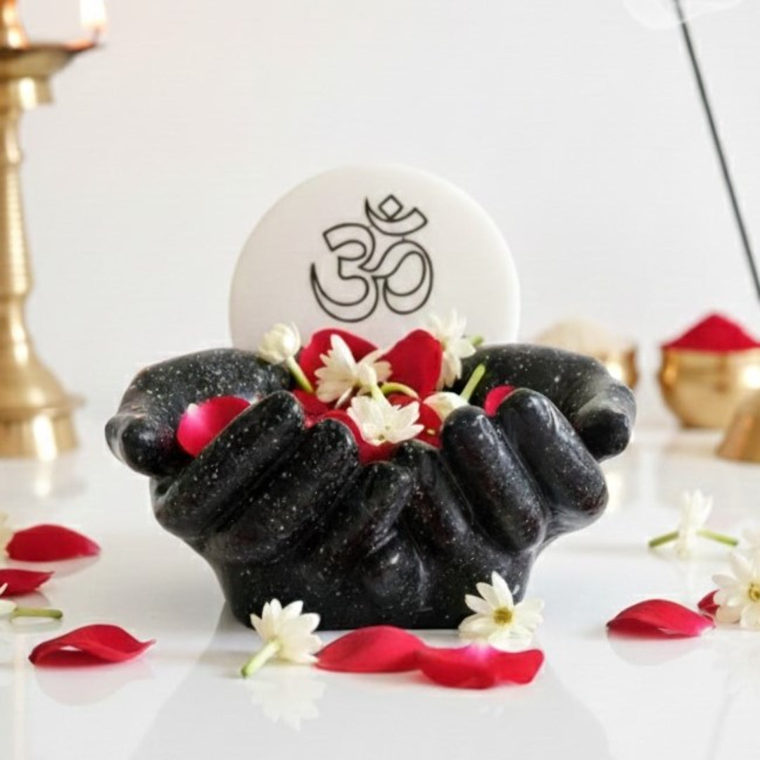 Marble OM With Black Hands Base