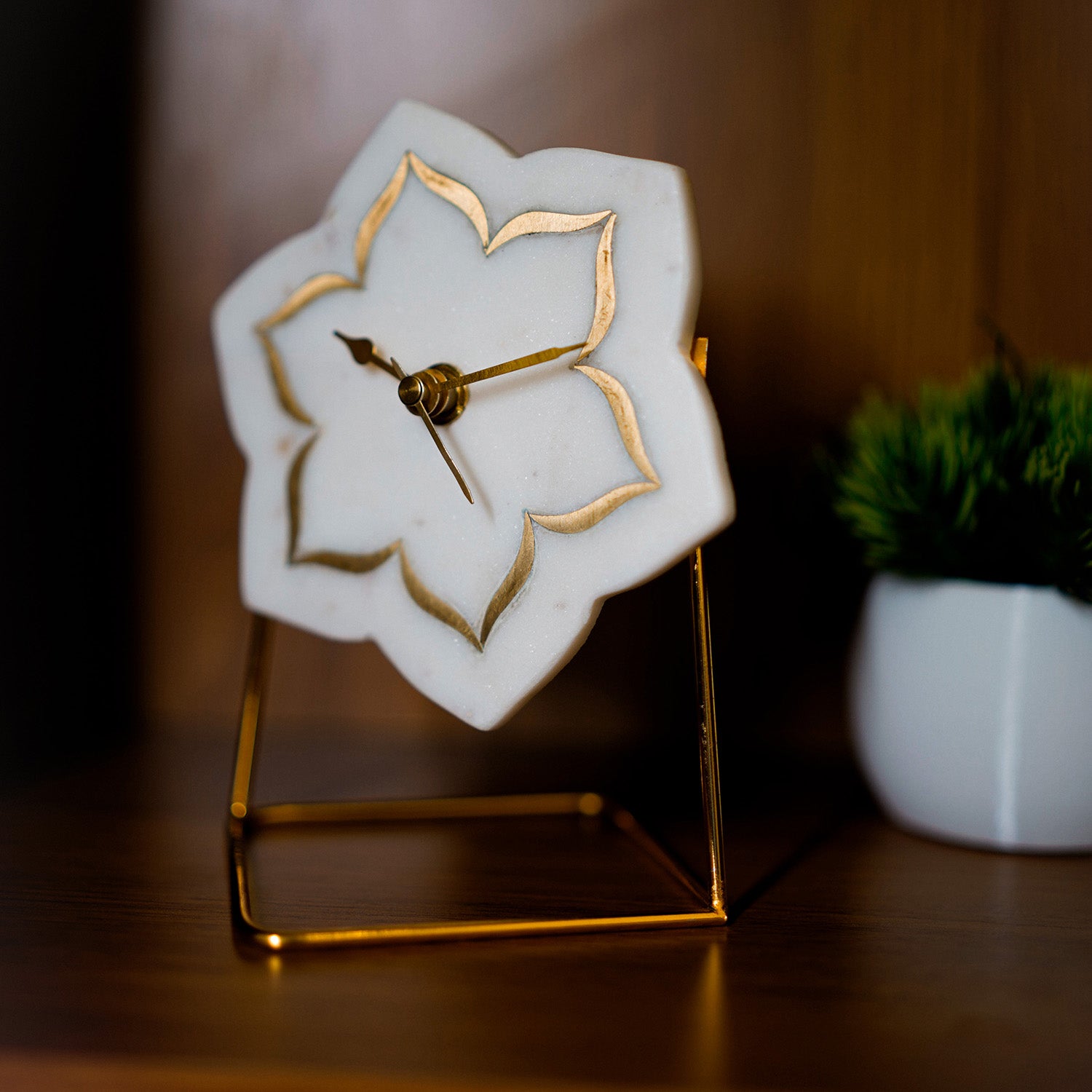 White Marble Floral Shape Desk Clock with Brass Inlay