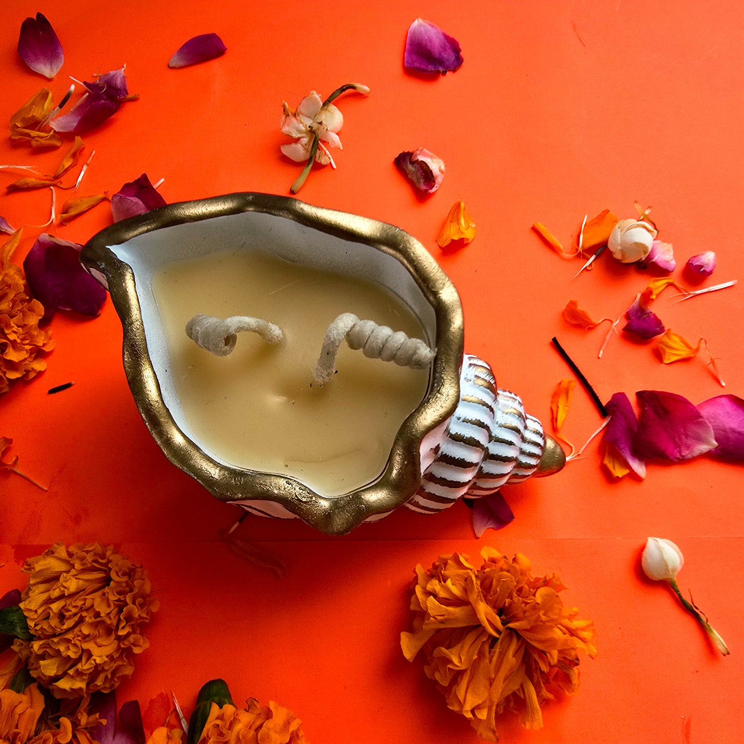 Polyresin Shankh With Candle