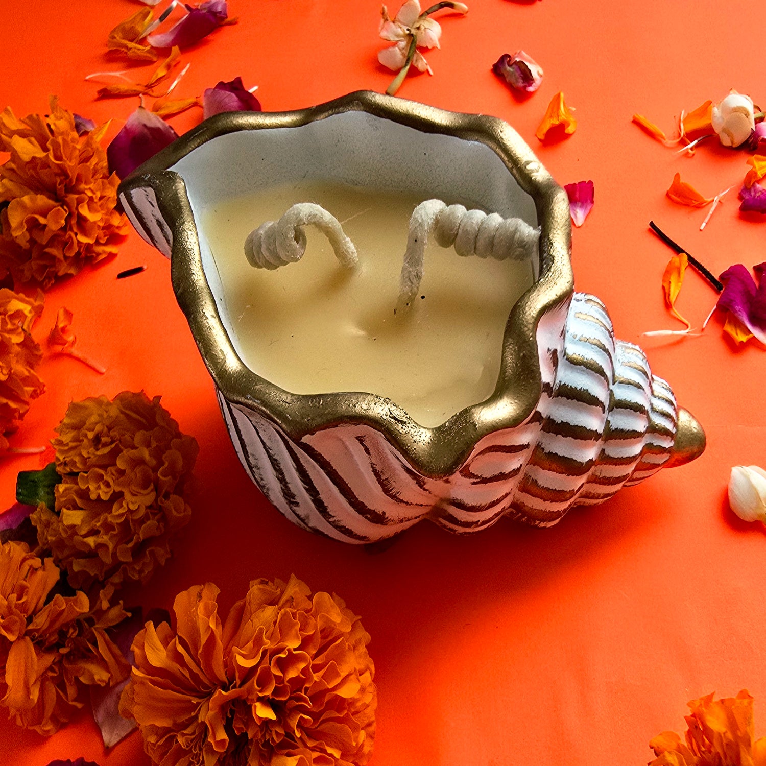 Polyresin Shankh With Candle